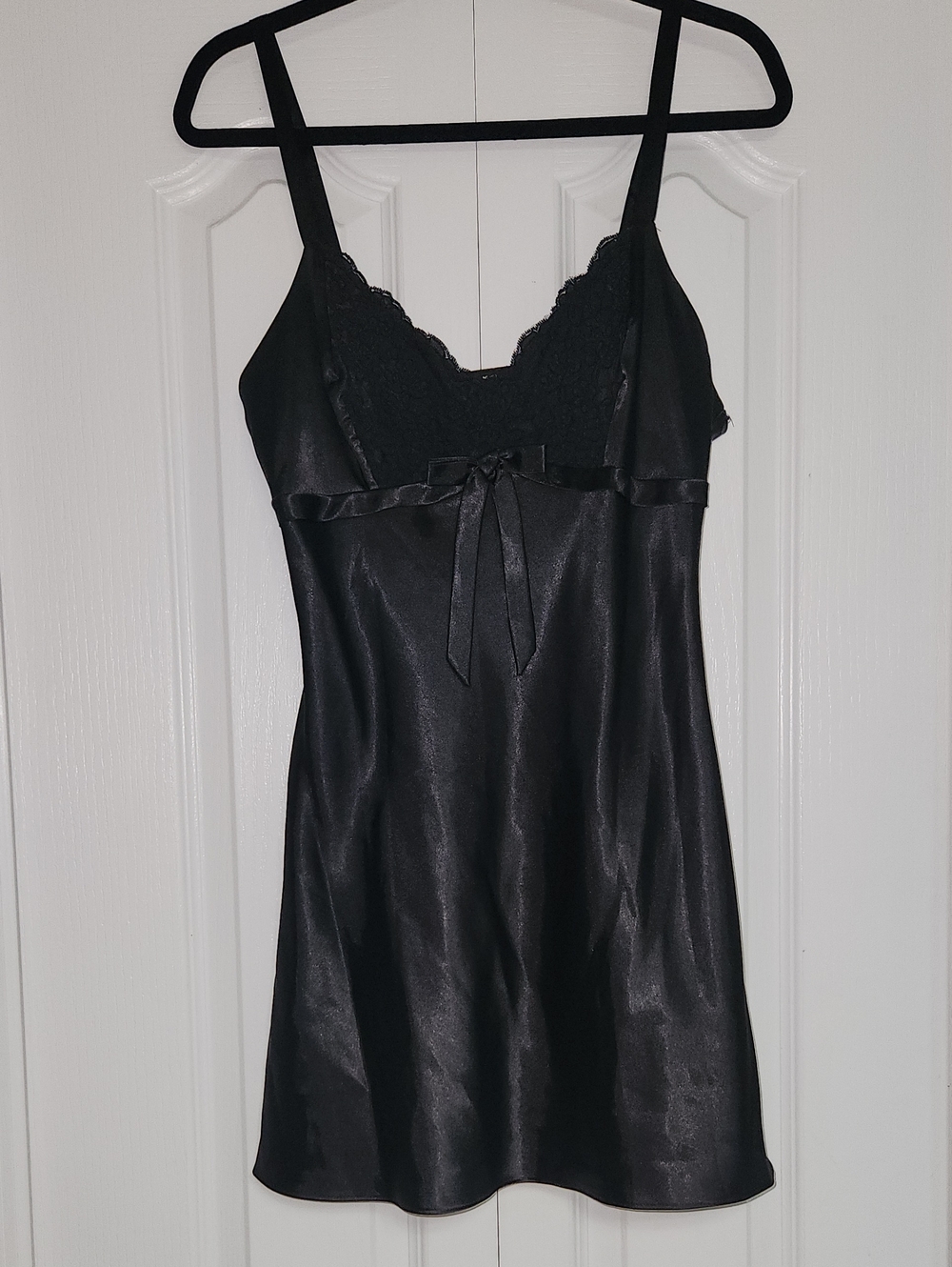 Jones New York Black Satin Lace-Trim Chemise